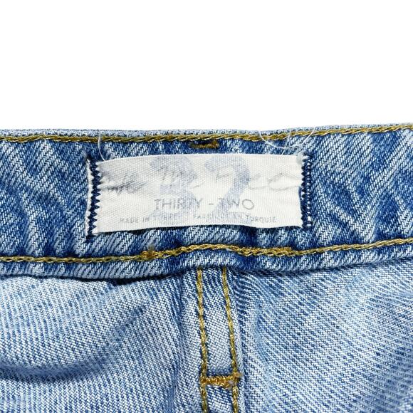WE THE FREE Fast Times High-Rise Mom Jean Ripped Knees Button Fly Size 32 - Picture 8 of 9